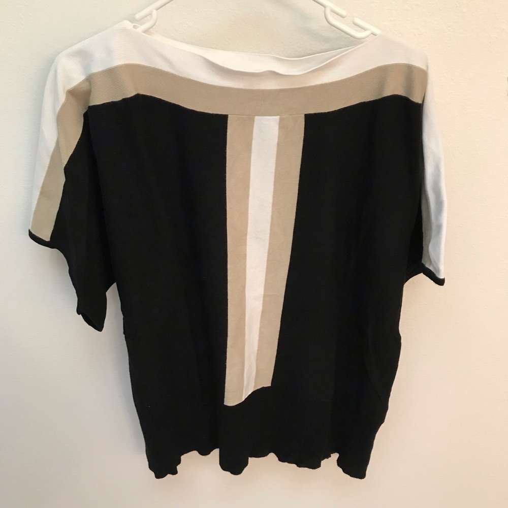 Short sleeve sweater